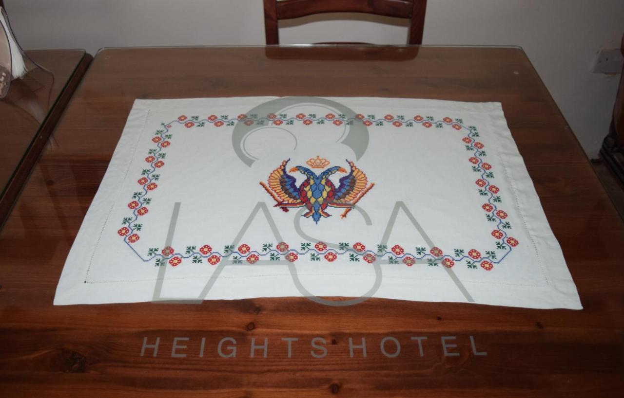 Lasa Heights Hotel Kültér fotó